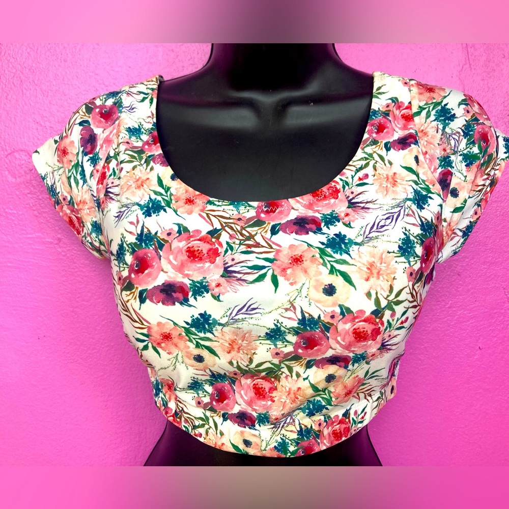 NWT House of Flynn surf top